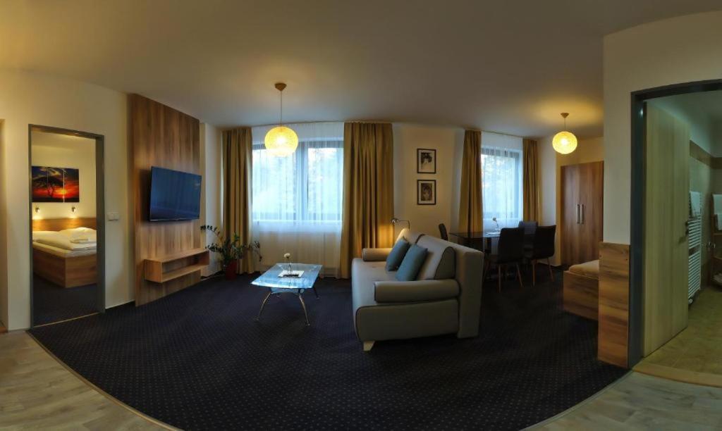 Sport Motel Valašské Meziříčí Buitenkant foto