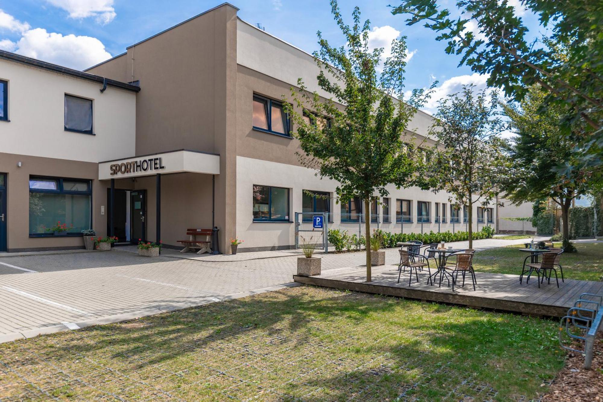 Sport Motel Valašské Meziříčí Buitenkant foto