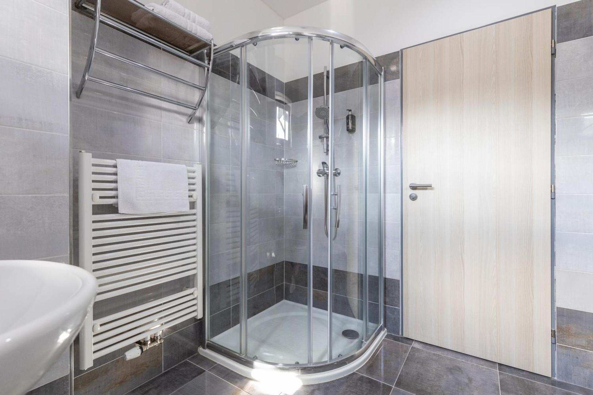 Sport Motel Valašské Meziříčí Buitenkant foto