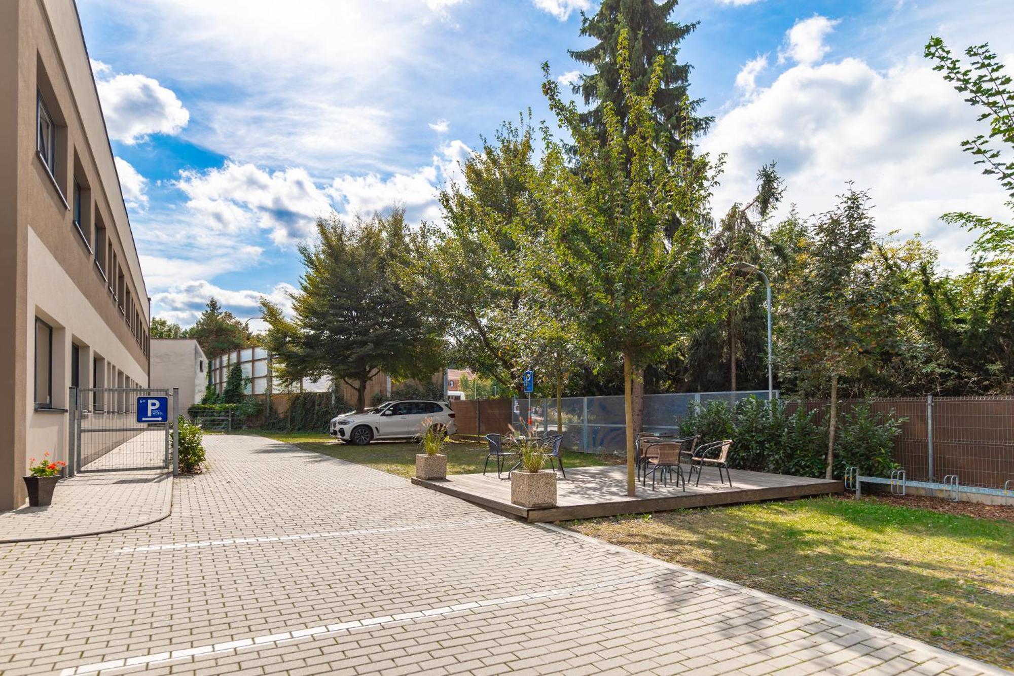 Sport Motel Valašské Meziříčí Buitenkant foto